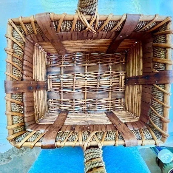 Hand Woven Basket with Handle Vintage Intricate Design EUC - Picture 6 of 14